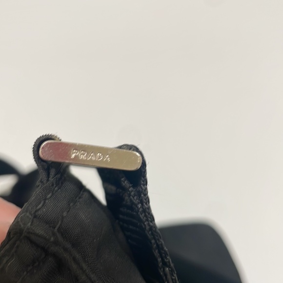 Prada Black Nylon Crossbody Zippered Bag—Adjustable Strap—BEAUTIFUL! Very Nice! - Picture 7 of 12